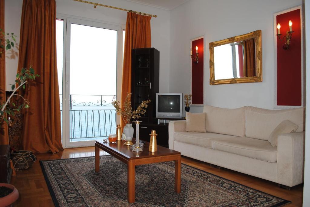 Aegli Hotel Loutraki  Ngoại thất bức ảnh
